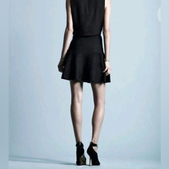 INTERMIX Dresses & Skirts - INTERMIX Black Ruffled Skater Mini Skirt Size S!